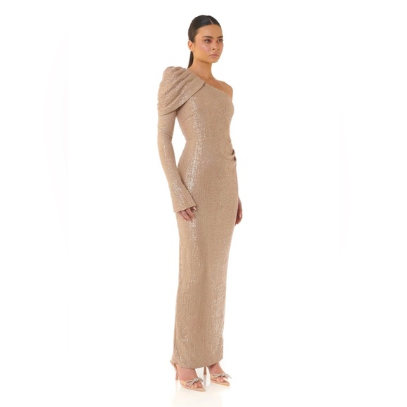 NICOLE GOWN - Picture 3 of 6